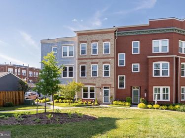 8924 CENTER STREET, MANASSAS, VA 20110