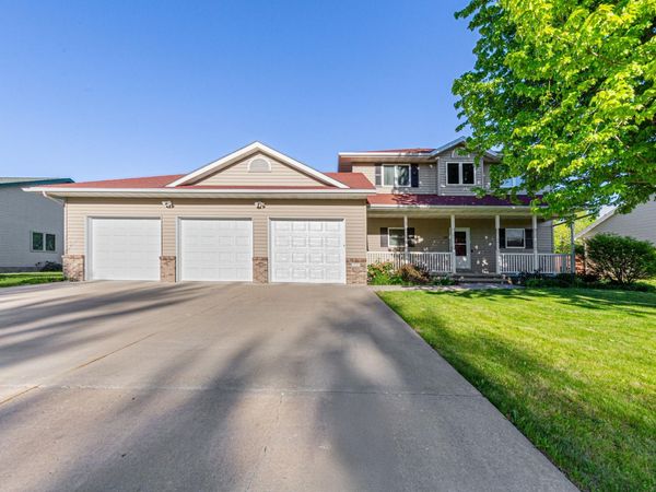 227 Woodhaven Lane, Mankato, MN 56001