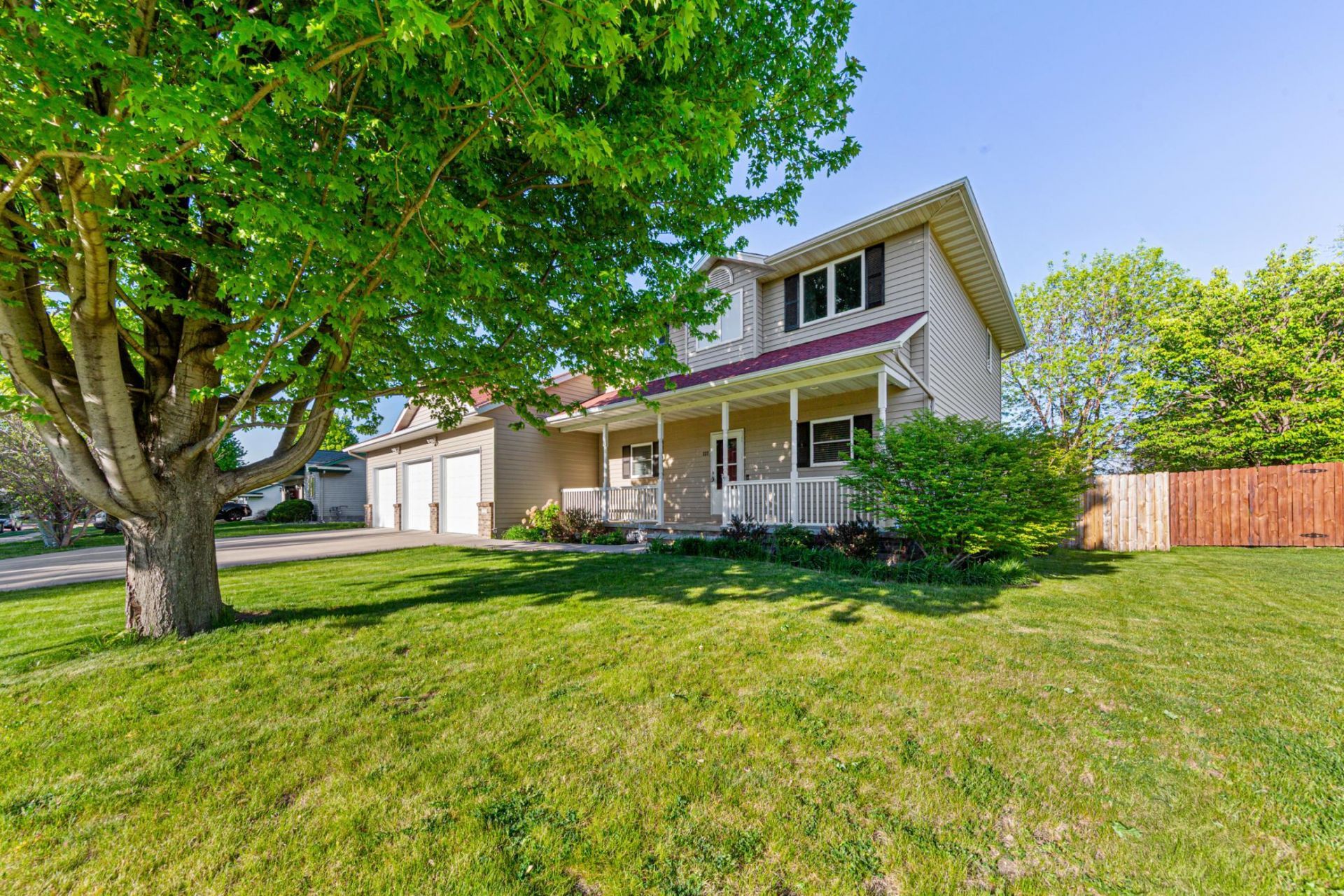 227 Woodhaven Lane, Mankato, MN 56001