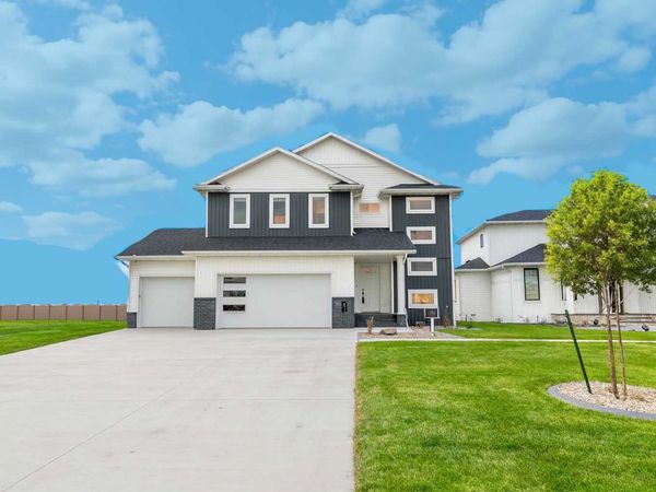6841 Sunrise Pt , Horace, ND 58047