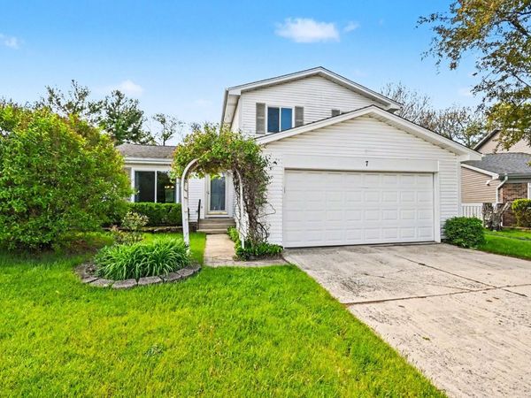 7 Oriole Court , Woodridge, IL 60517