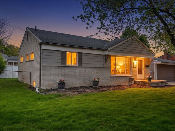 23870 Beacon Drive, Farmington, MI 48336
