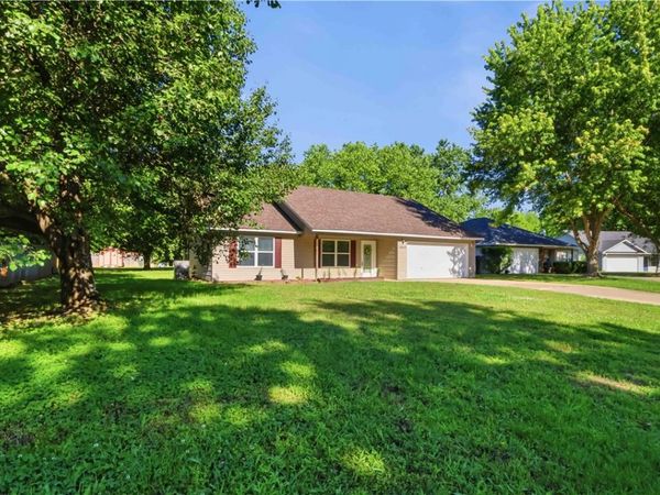 2855 Colton Cove, Fayetteville, AR 72701