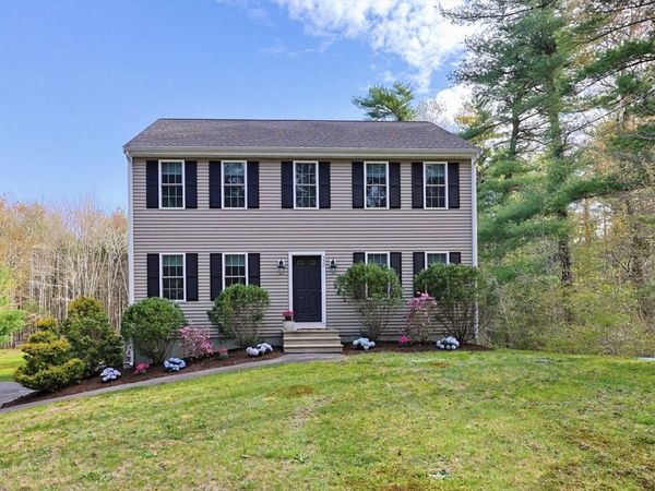 230 Old Center St, Middleboro, MA 02346