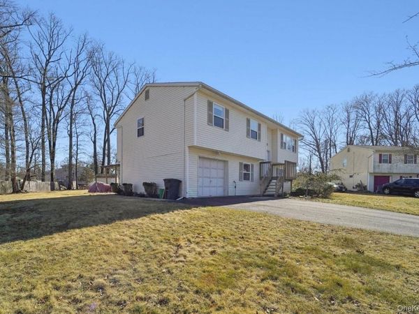 7 Harriet Lane , New City, NY 10956
