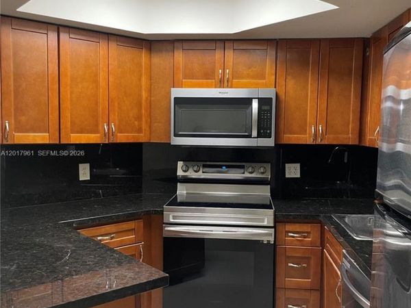 8323 Lake Dr , Unit 502, Doral, FL 33166