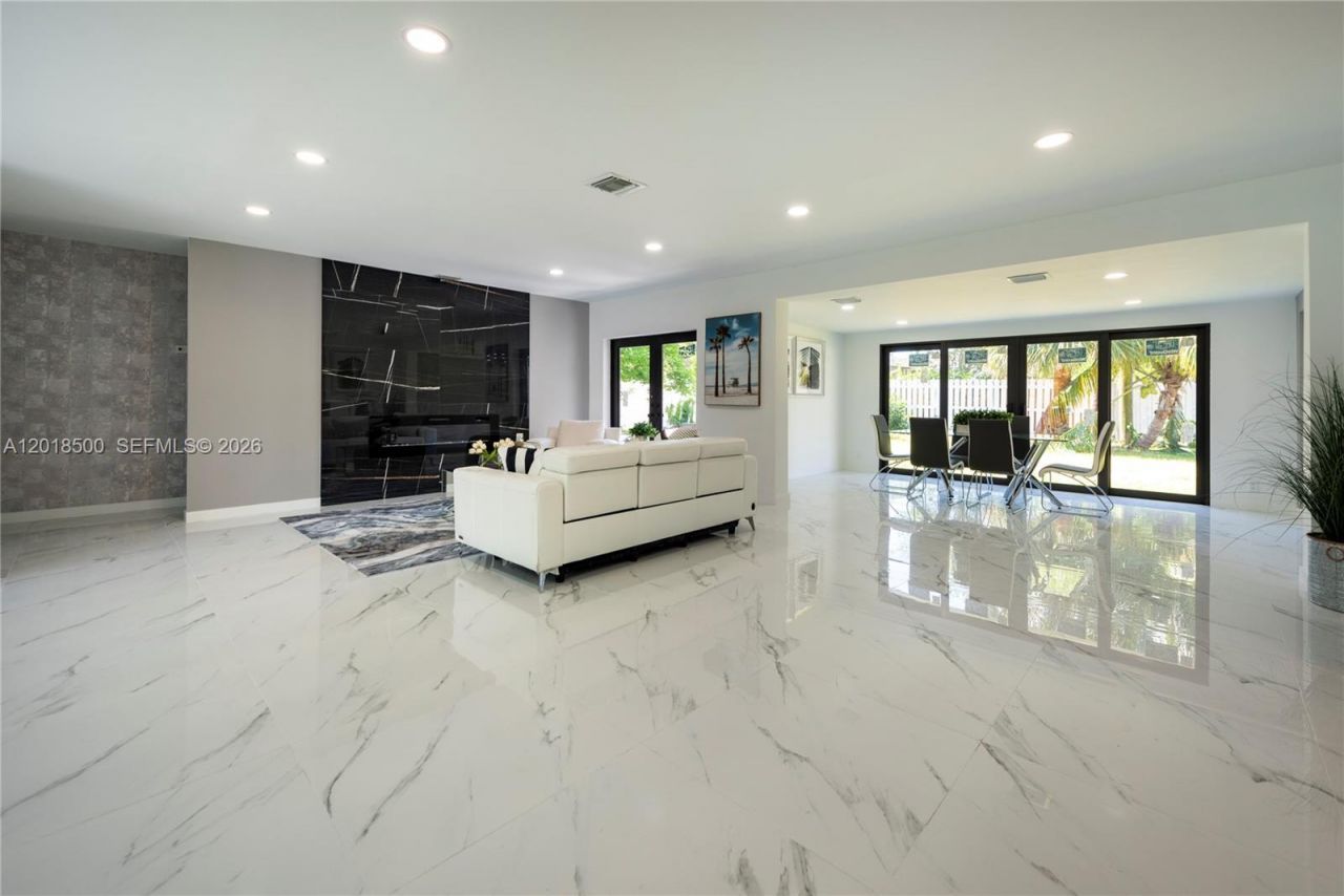 2308 SE 18 St , Fort Lauderdale, FL 33316 Photo