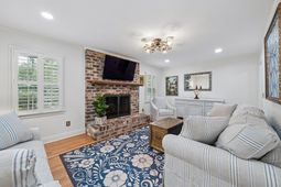 1244 Cornwallis Drive photo 4