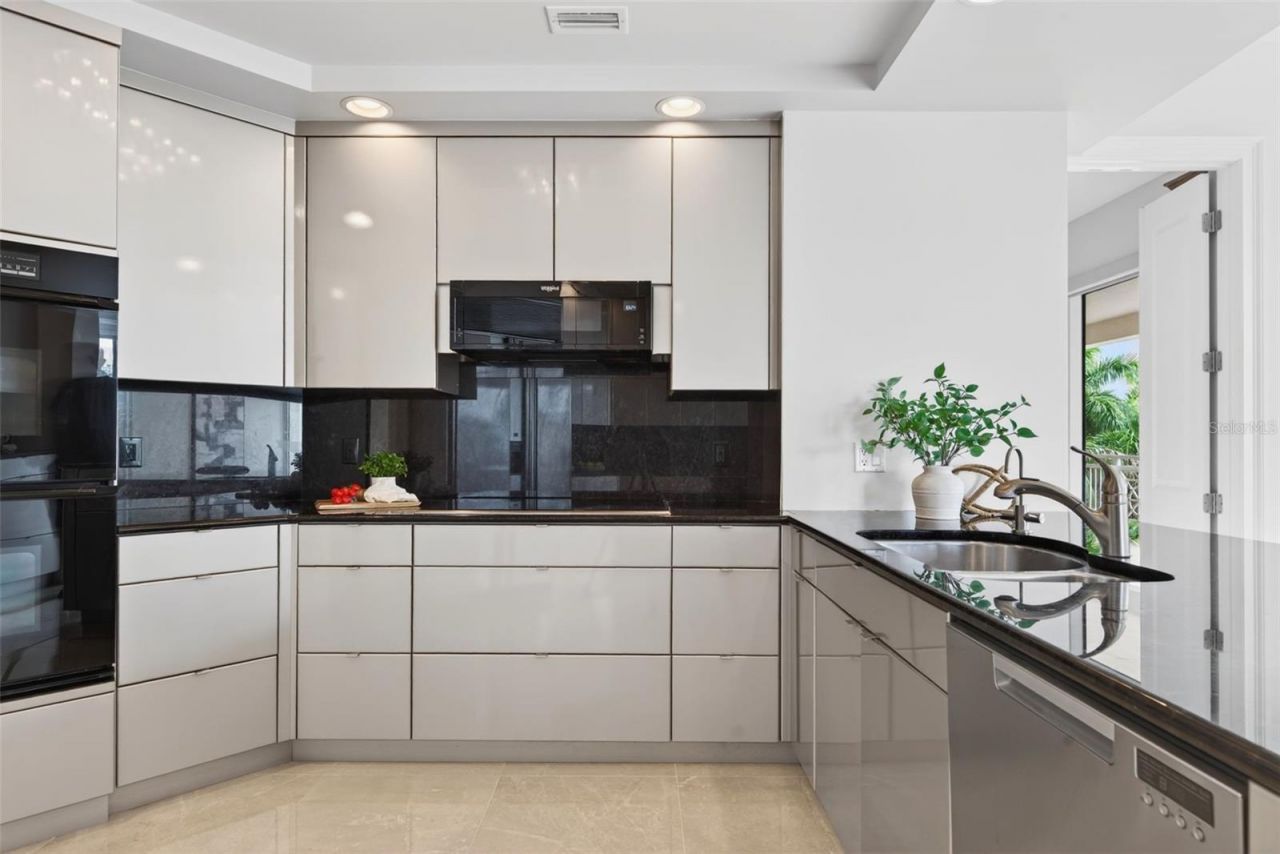 35 Watergate Drive, Unit 502, Sarasota, FL 34236 Photo