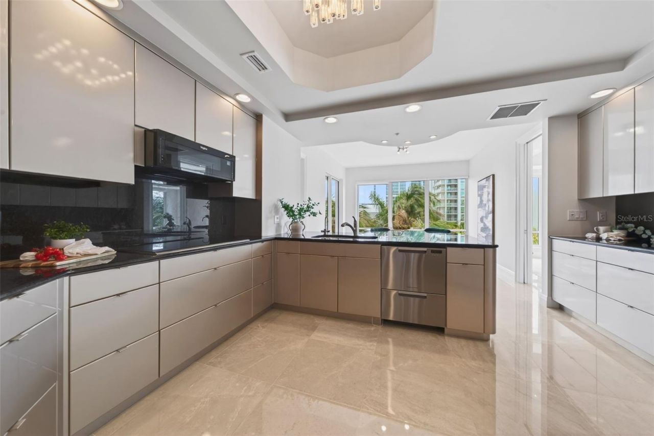 35 Watergate Drive, Unit 502, Sarasota, FL 34236 Photo