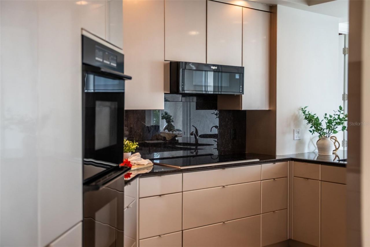 35 Watergate Drive, Unit 502, Sarasota, FL 34236 Photo