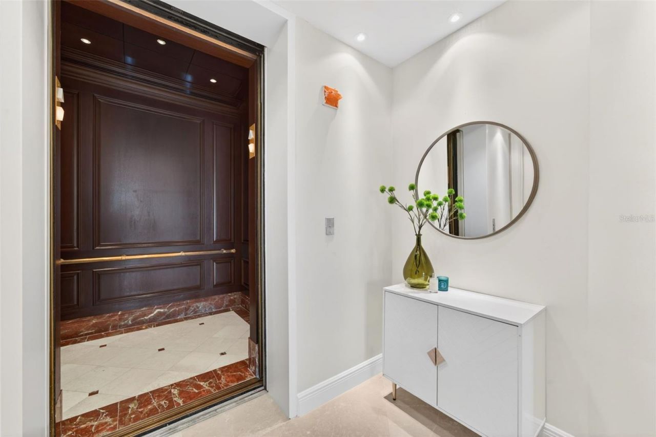 35 Watergate Drive, Unit 502, Sarasota, FL 34236 Photo