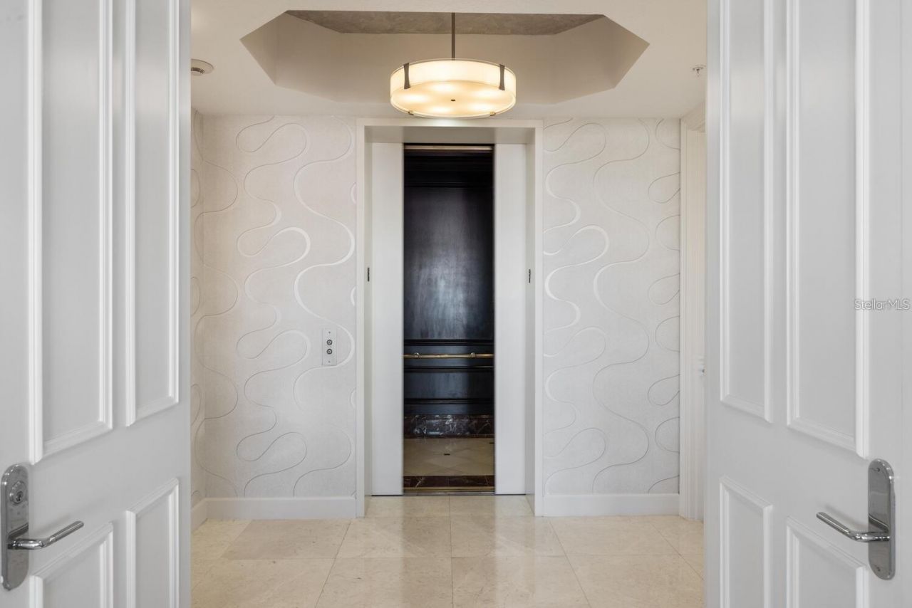 35 Watergate Drive, Unit 502, Sarasota, FL 34236 Photo