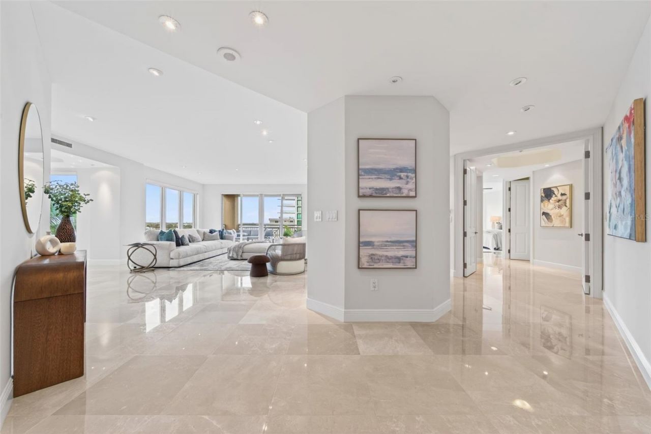 35 Watergate Drive, Unit 502, Sarasota, FL 34236 Photo