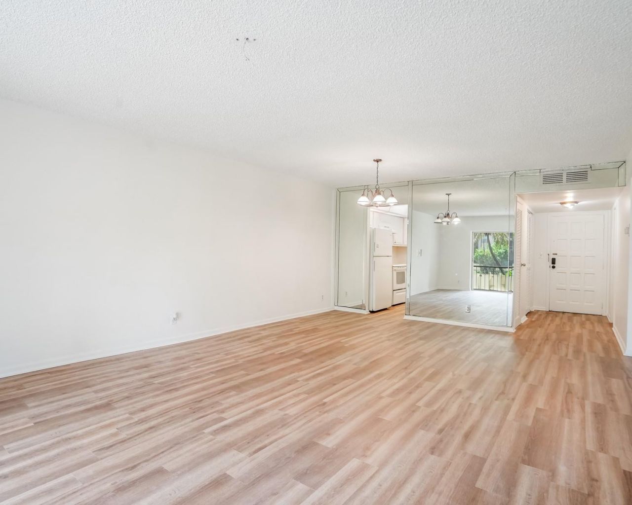 6201 N Falls Cir Drive, Unit 109, Lauderhill, FL 33319 Photo