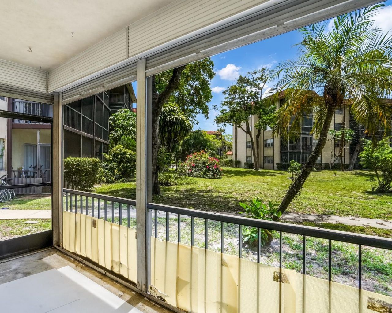 6201 N Falls Cir Drive, Unit 109, Lauderhill, FL 33319 Photo