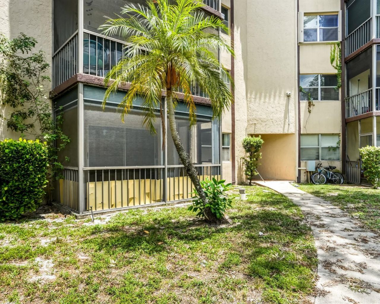 6201 N Falls Cir Drive, Unit 109, Lauderhill, FL 33319 Photo