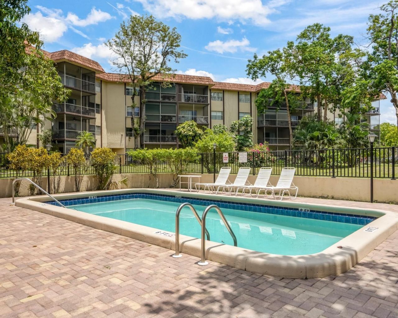 6201 N Falls Cir Drive, Unit 109, Lauderhill, FL 33319 Photo