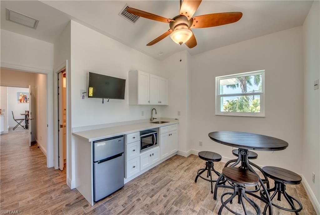 2579 Third St , Matlacha, FL 33993 Photo