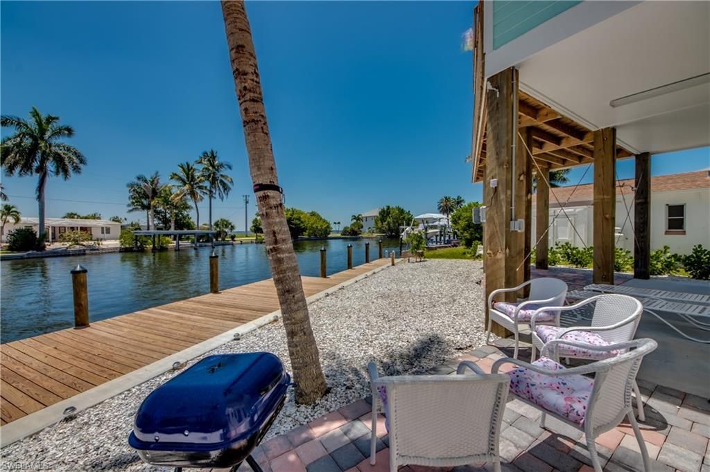 2579 Third St , Matlacha, FL 33993 Photo