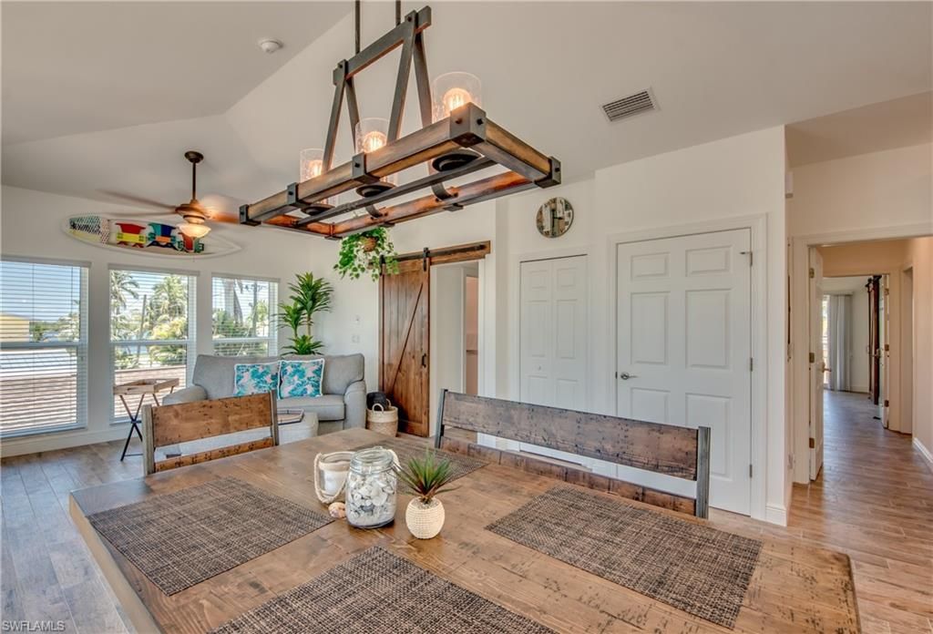 2579 Third St , Matlacha, FL 33993 Photo