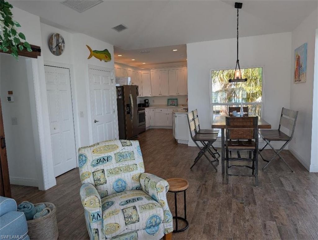 2579 Third St, Matlacha, FL 33993 Photo