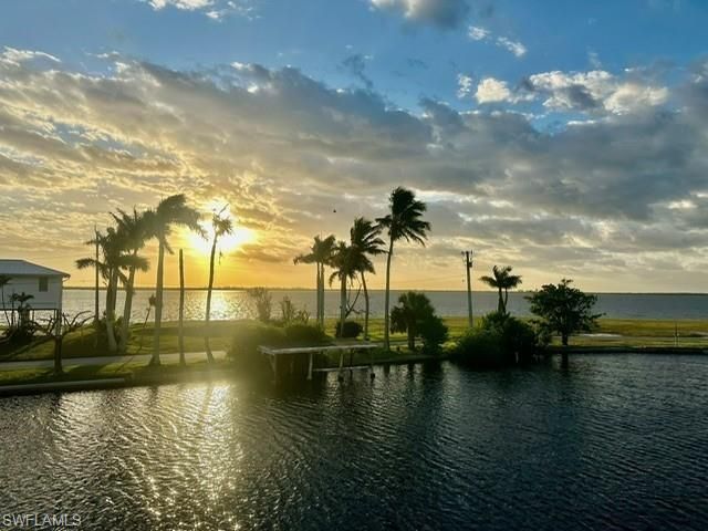 2579 Third St , Matlacha, FL 33993 Photo