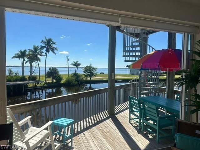 2579 Third St , Matlacha, FL 33993 Photo