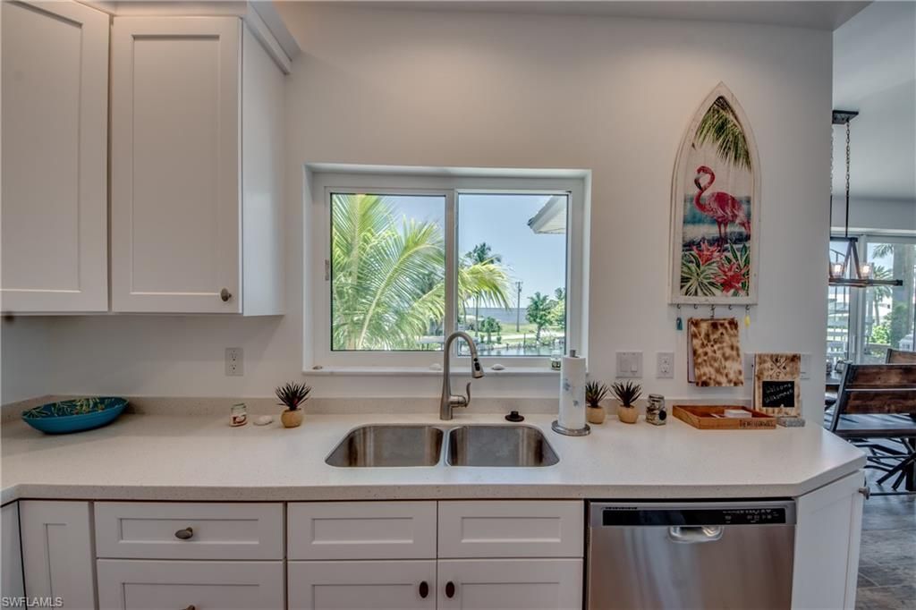2579 Third St, Matlacha, FL 33993 Photo