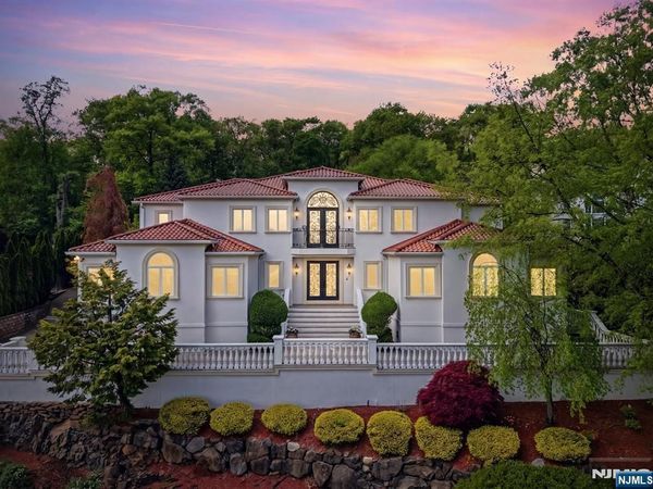 27 Mountainwood Court, TOTOWA, NJ 07512