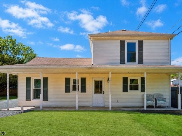 107 Readington Rd, Readington, NJ 08889
