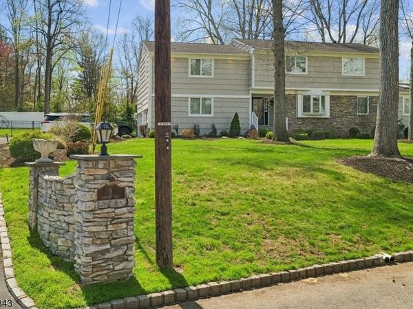 9 Wingate Way, Roseland, NJ 07068