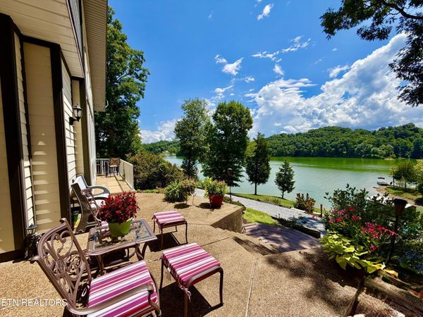 1910 Laramie Tr, Dandridge, TN 37725