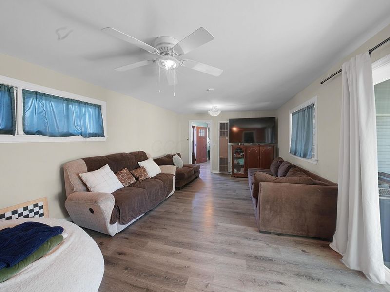 1766 Ferris Road , Columbus, OH 43224 Photo 9