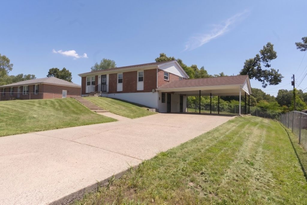 505 Galvin Dr, Clarksville, TN 37042 Main Photo