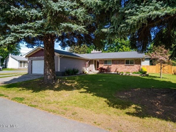 10378 N Bateman ST, Hayden, ID 83835