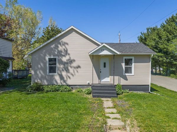 201 Arlington Avenue, Mauston, WI 53948
