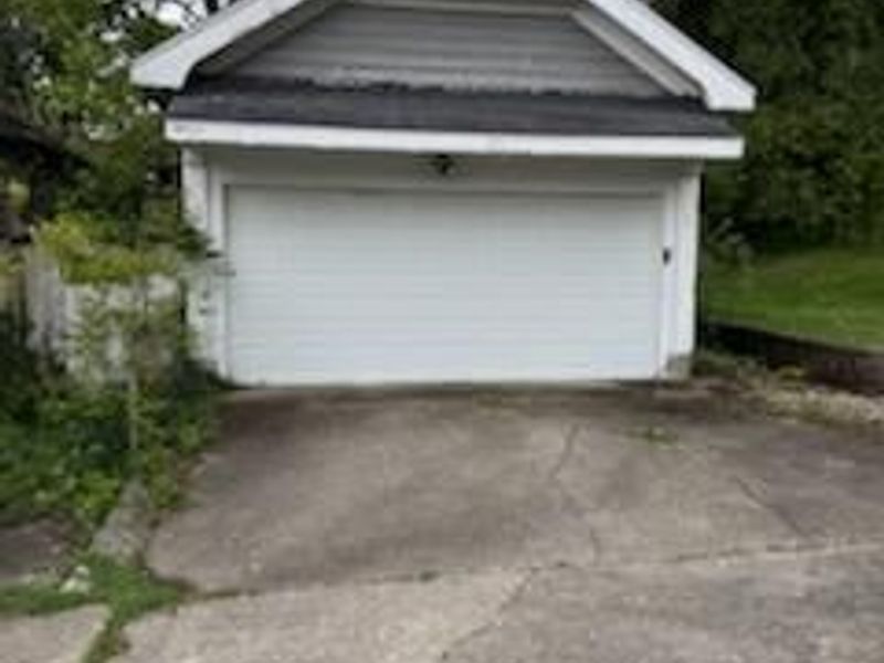 40 Maylan Drive, Dayton, OH 45405 Photo 2