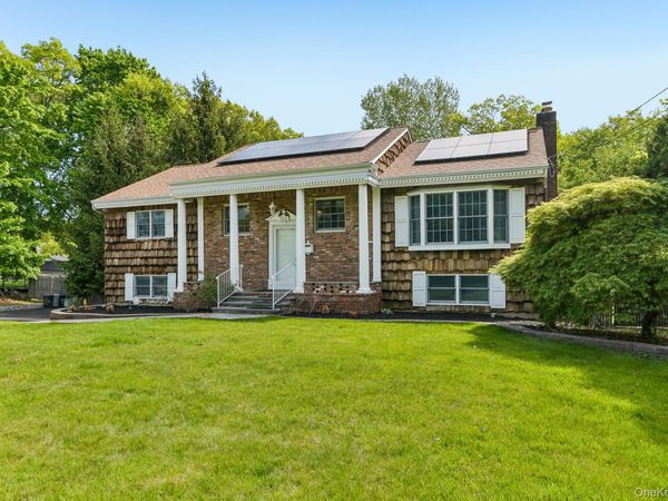 193 Cambon Avenue, Saint James, NY 11780