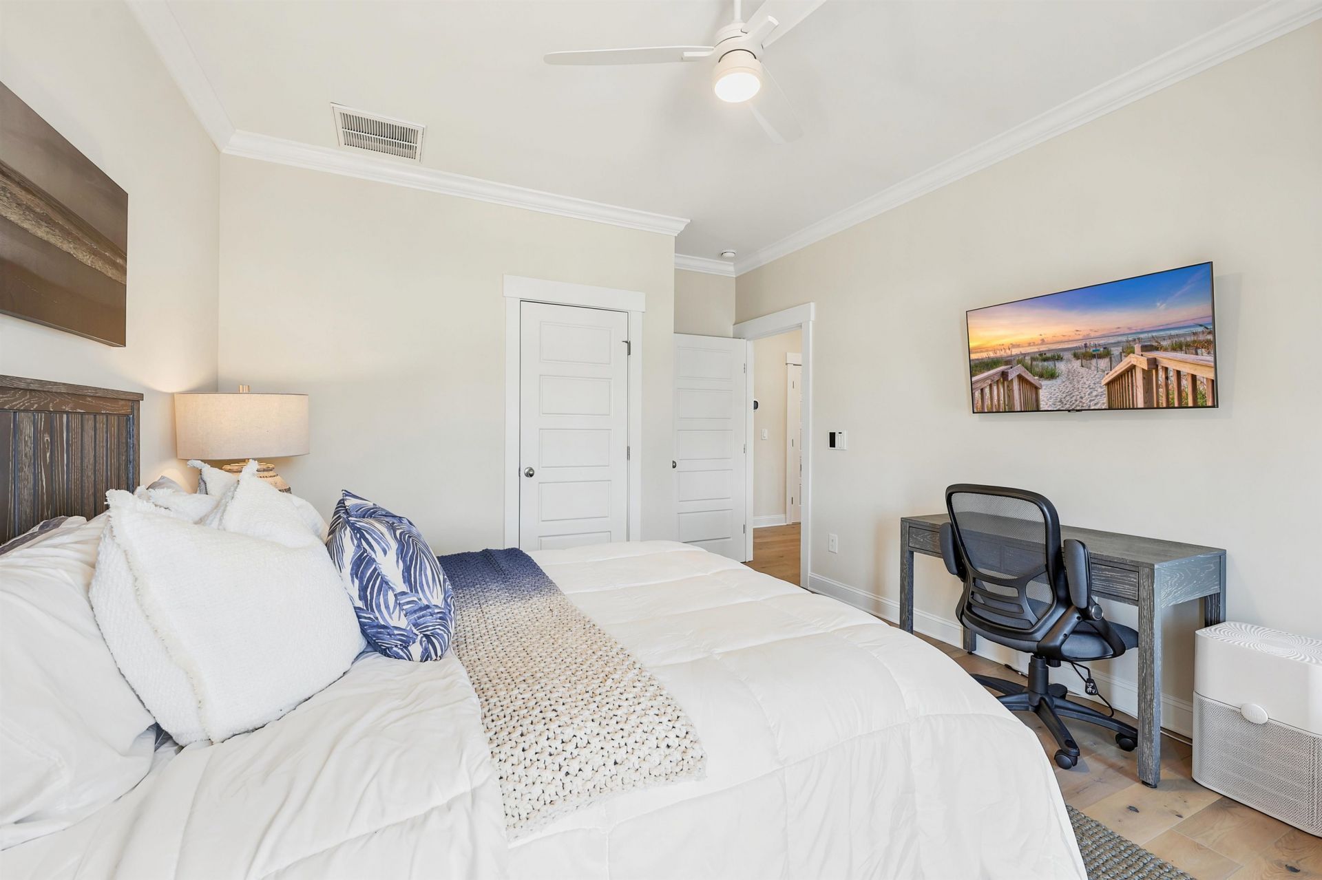 8304 Sandlapper Way Photo 38
