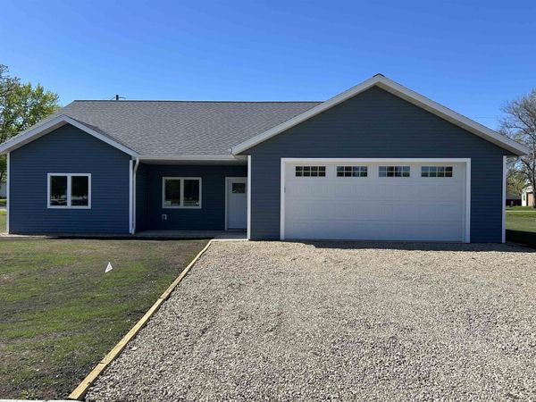 101 Maverick Lane, Riceville, IA 50466