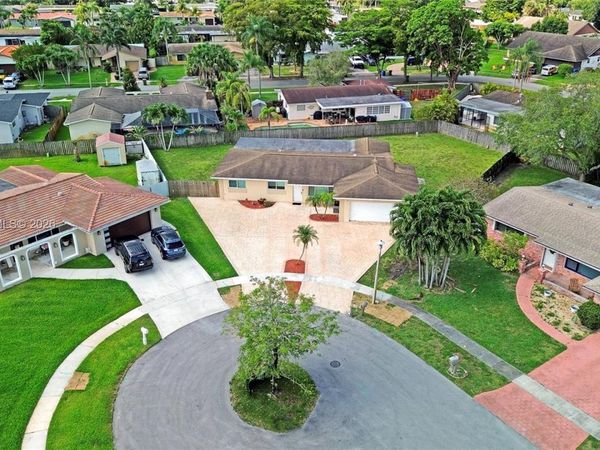 1600 NW 120th Ave, Pembroke Pines, FL 33026