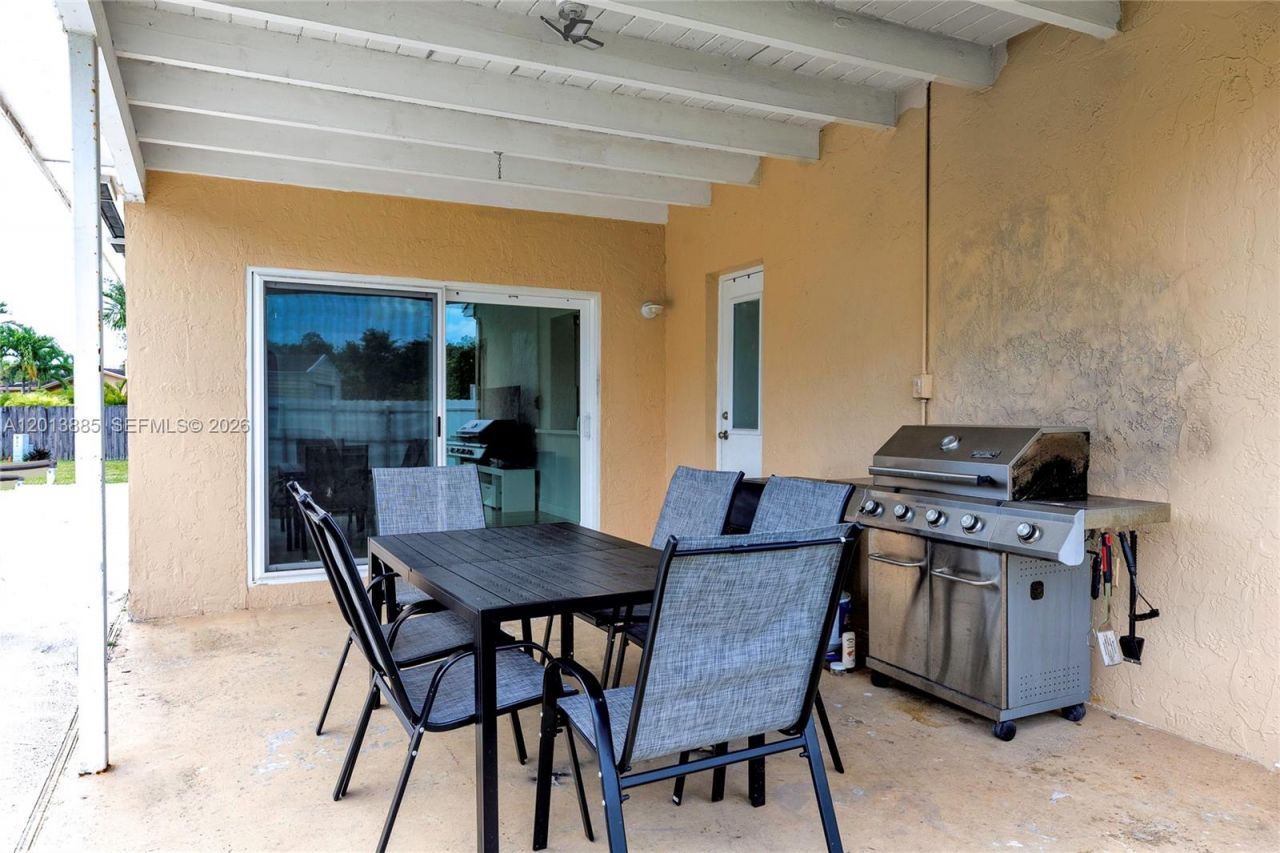 1600 NW 120th Ave, Pembroke Pines, FL 33026 Photo