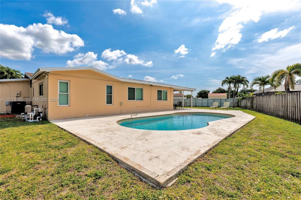 1600 NW 120th Ave, Pembroke Pines, FL 33026 Photo