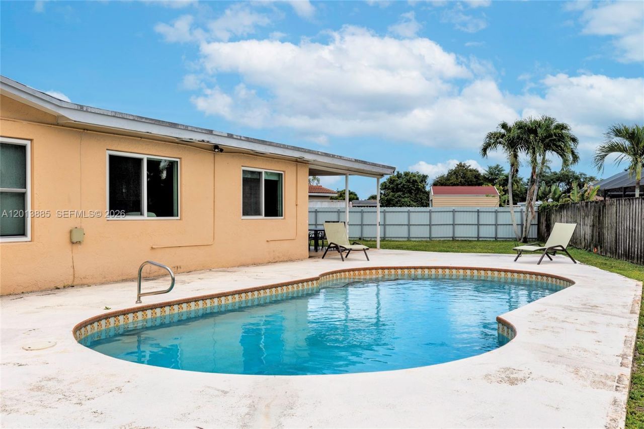1600 NW 120th Ave, Pembroke Pines, FL 33026 Photo