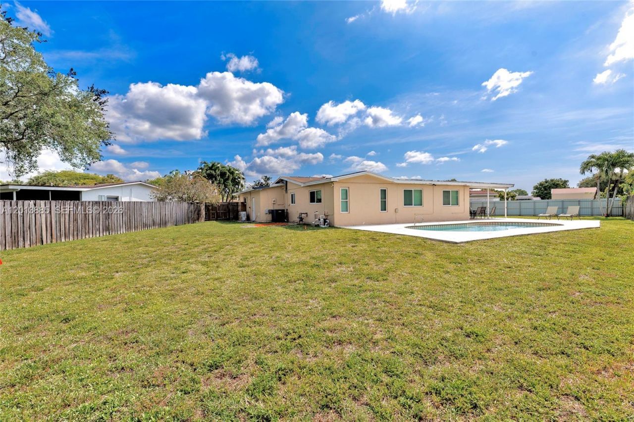 1600 NW 120th Ave, Pembroke Pines, FL 33026 Photo