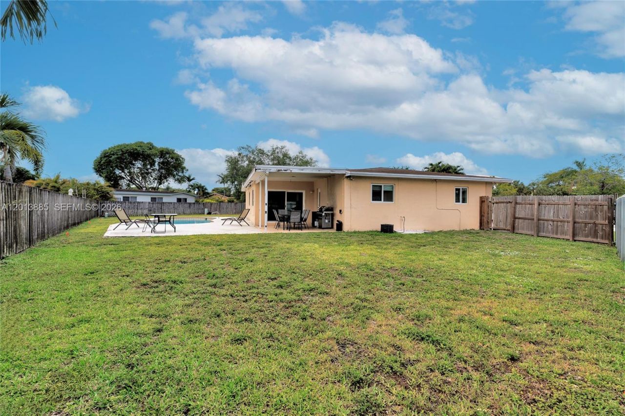 1600 NW 120th Ave, Pembroke Pines, FL 33026 Photo
