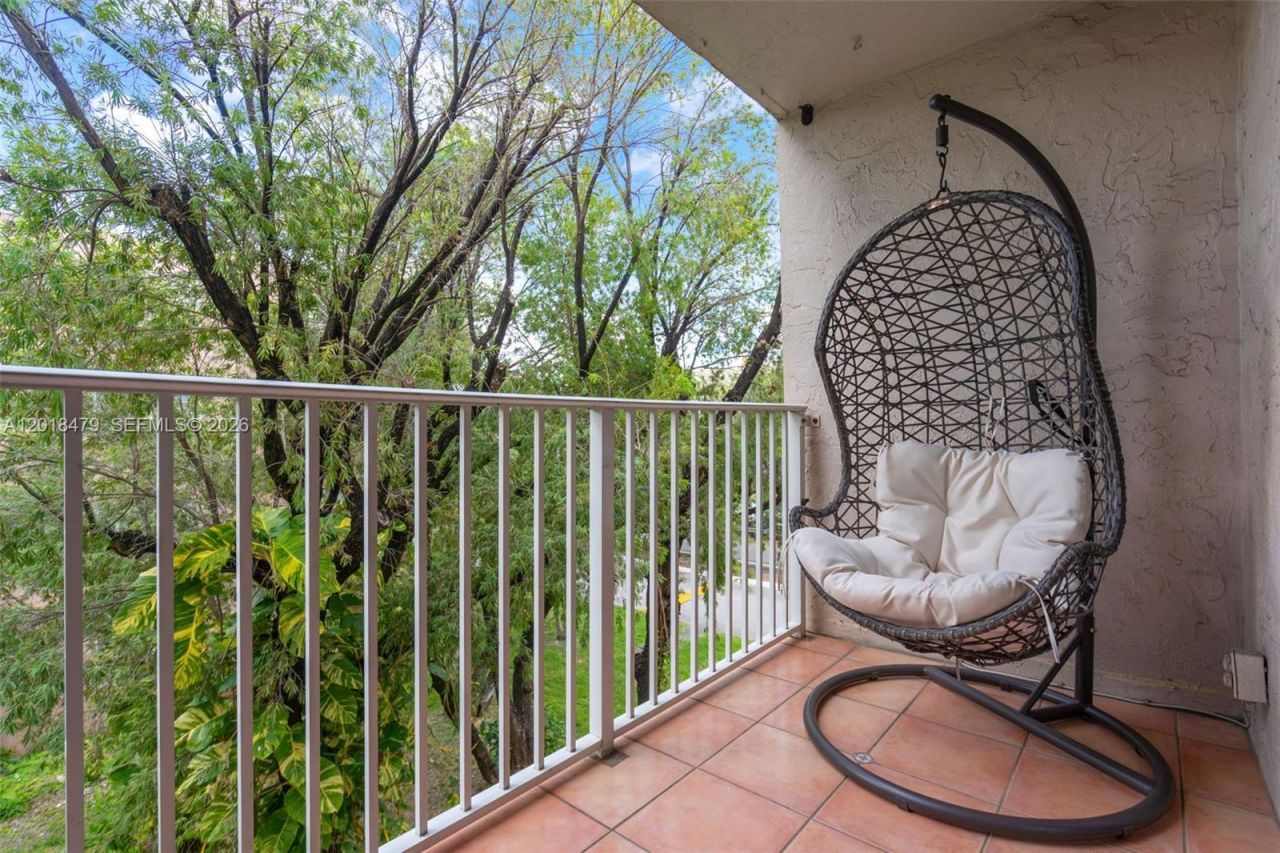 8511 NW 8th St , Unit 309, Miami, FL 33126 Photo