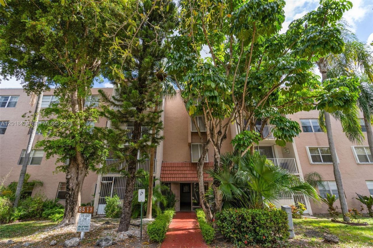 8511 NW 8th St , Unit 309, Miami, FL 33126 Photo