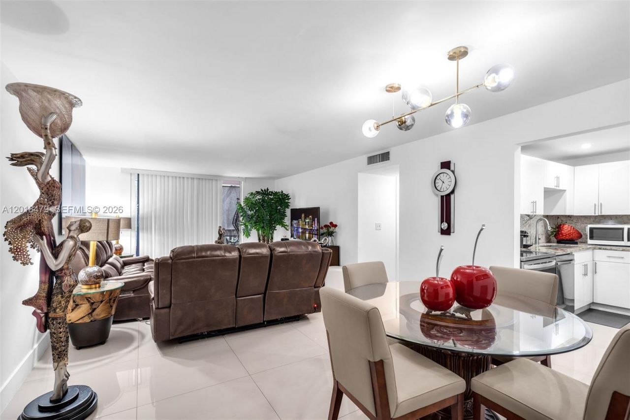 8511 NW 8th St , Unit 309, Miami, FL 33126 Photo